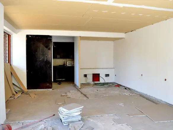 Commercial Property In Moschato, Greece (55 M²)