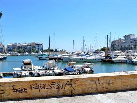 Commercial Property In Center – Port, Greece (1.250 M²)