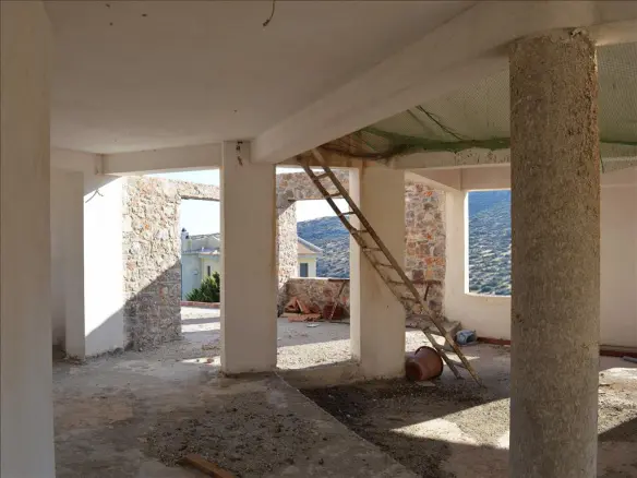 6-bedroom Detached House In Lavrio, Greece (580 M²)