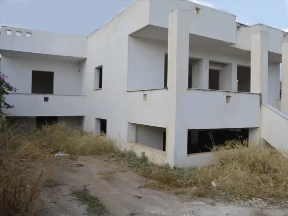 Detached House In Megara, Greece (320 M²)