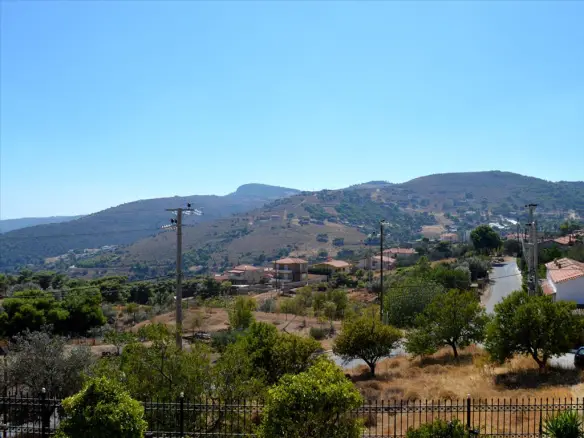 6-bedroom Detached House In Keratea, Greece (190 M²)