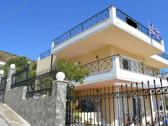 6-bedroom Detached House In Keratea, Greece (190 M²)
