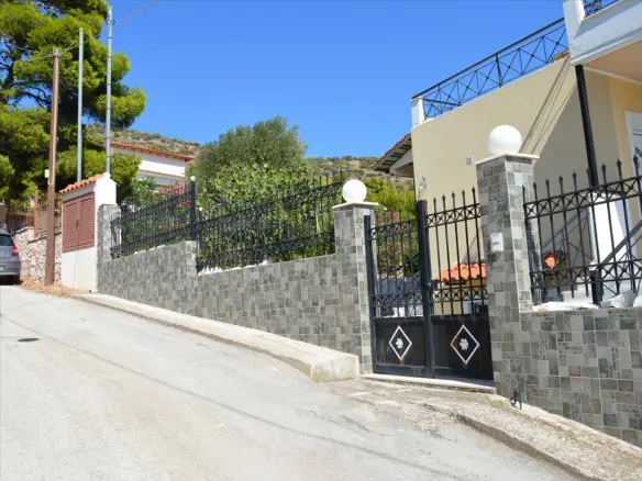 6-bedroom Detached House In Keratea, Greece (190 M²)