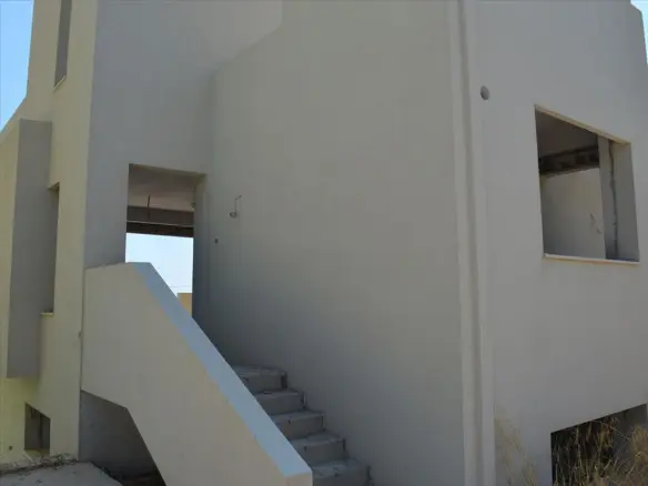 3-bedroom Maisonette In Markopoulo, Greece (198 M²)