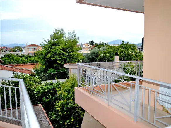 2-bedroom Flat In Velo, Greece (77 M²)