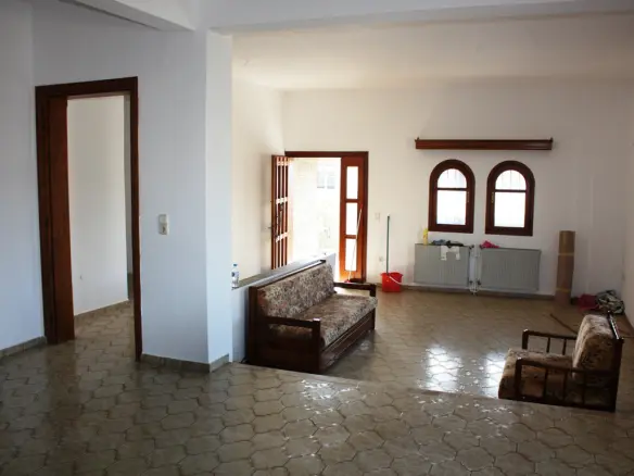 3-bedroom Detached House In Thermaikos, Greece (270 M²)