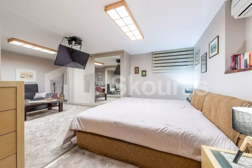 16897d3a5e094746843ba544fa78062c