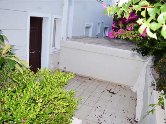 2-bedroom Flat In Kalivia Thorikou, Greece (76 M²)