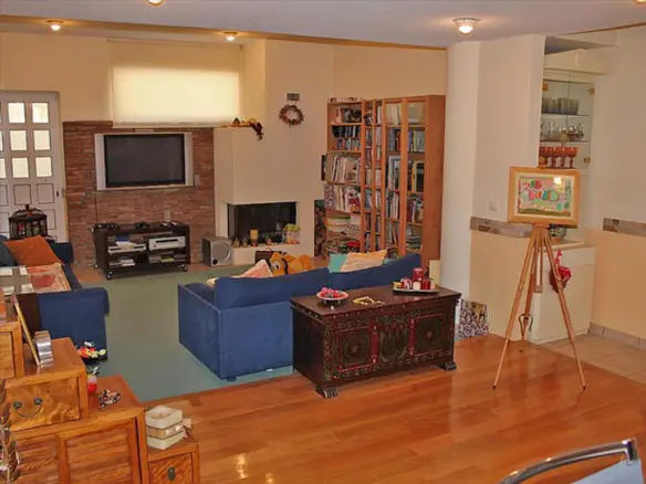 3-bedroom Villa In Rafina, Greece (600 M²)