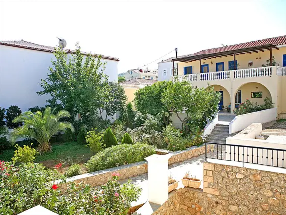 8-bedroom Maisonette In Greece (155 M²)
