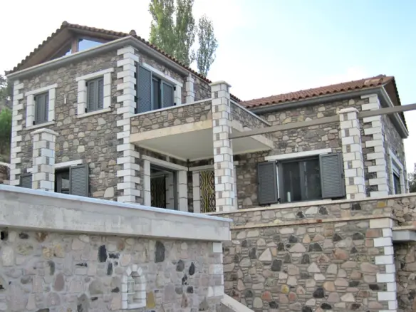 3-bedroom Maisonette In Greece (100 M²)