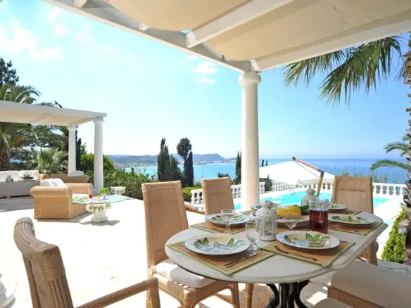 2-bedroom Villa In Corfu, Greece (250 M²)