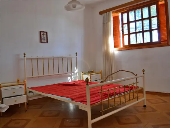 5-bedroom Detached House In Greece (200 M²)