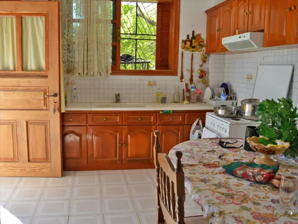 5-bedroom Detached House In Greece (200 M²)
