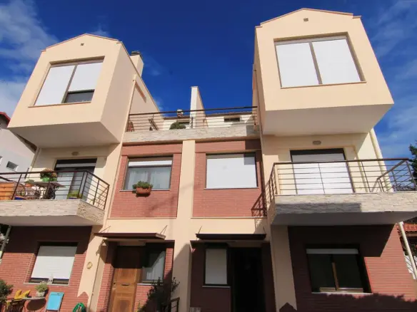 4-bedroom Maisonette In Panorama, Greece (220 M²)