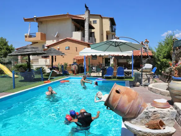 Complex In Avlida, Greece (614 M²)