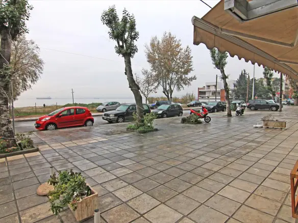 Commercial Property In Kalamaria, Greece (250 M²)