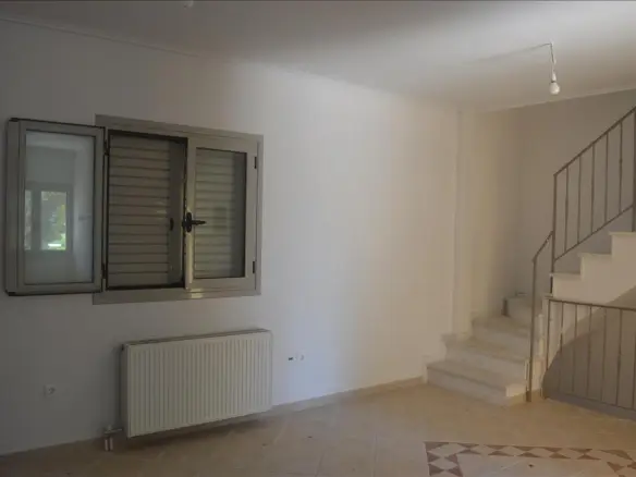 3-bedroom Maisonette In Velo, Greece (115 M²)