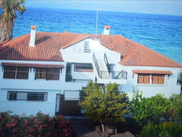 12-bedroom Detached House In Velo, Greece (510 M²)