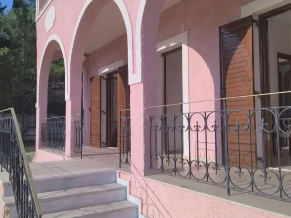Complex In Corfu, Greece (400 M²)