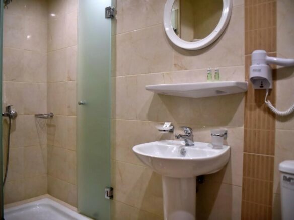 Hotel In Mallia, Greece (1.000 M²)