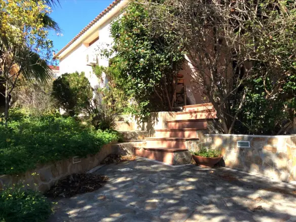 4-bedroom Detached House In Vari – Varkiza, Greece (85 M²)