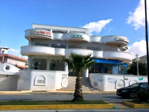 Business In Saronida, Greece (850 M²)