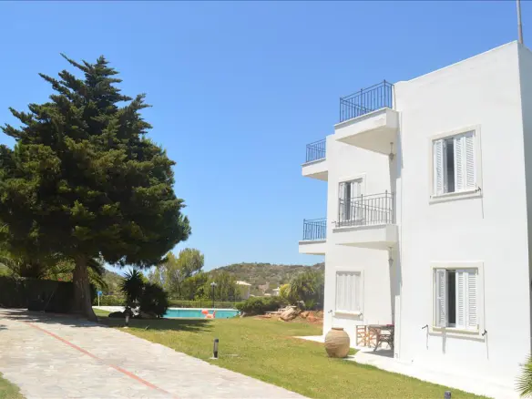5-bedroom Villa In Kalivia Thorikou, Greece (490 M²)