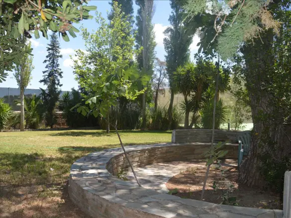 5-bedroom Villa In Kalivia Thorikou, Greece (490 M²)