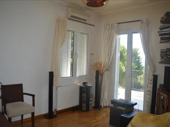 5-bedroom Villa In Kalivia Thorikou, Greece (490 M²)