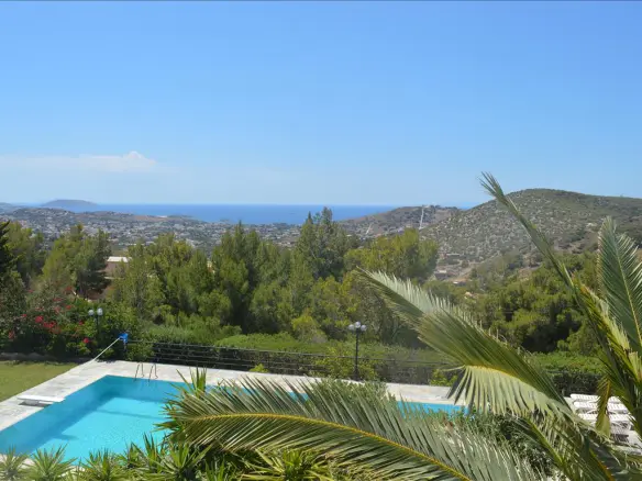 5-bedroom Villa In Kalivia Thorikou, Greece (490 M²)