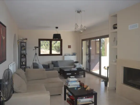 5-bedroom Detached House In Loutraki-perachora, Greece (270 M²)