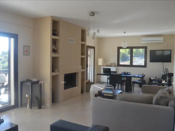 5-bedroom Detached House In Loutraki-perachora, Greece (270 M²)