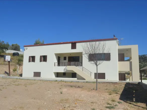 5-bedroom Detached House In Loutraki-perachora, Greece (270 M²)