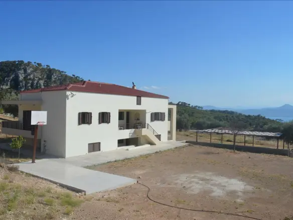 5-bedroom Detached House In Loutraki-perachora, Greece (270 M²)