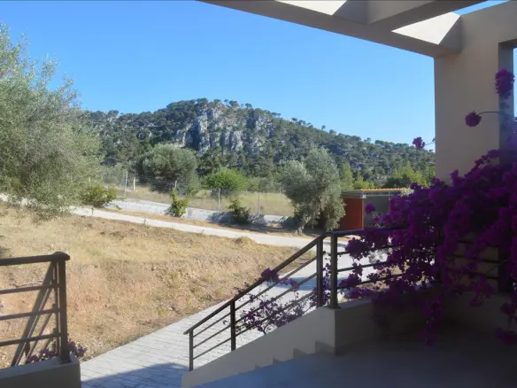5-bedroom Detached House In Loutraki-perachora, Greece (270 M²)