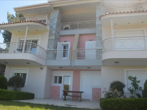 4-bedroom Maisonette In Xilokastro, Greece (162 M²)