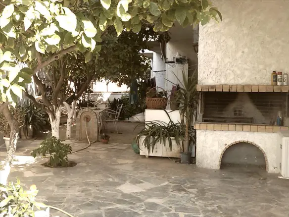 Complex In Amarinthos, Greece (384 M²)