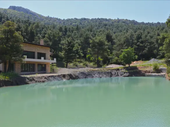5-bedroom Detached House In Com. Malakasa, Greece (550 M²)
