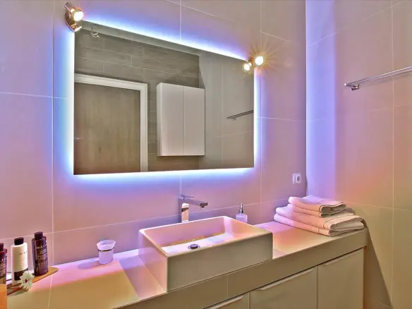 9-bedroom Villa In Anavissos, Greece (770 M²)