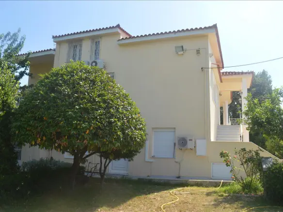 Detached House In Marousi, Greece (320 M²)