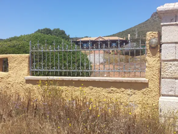 Detached House In Lavrio, Greece (220 M²)