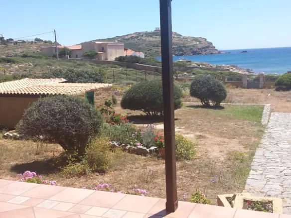 Detached House In Lavrio, Greece (220 M²)