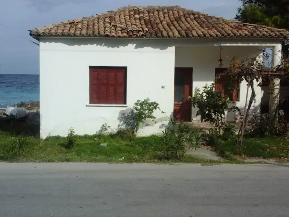 2-bedroom Detached House In Korinthos, Greece (60 M²)