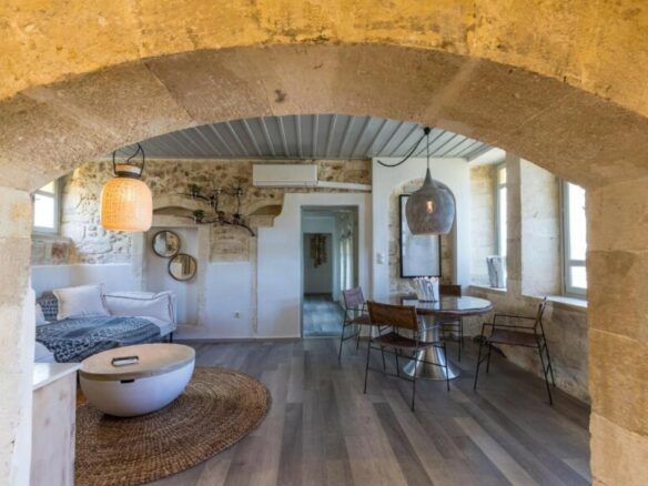 Business In Greece (360 M²)