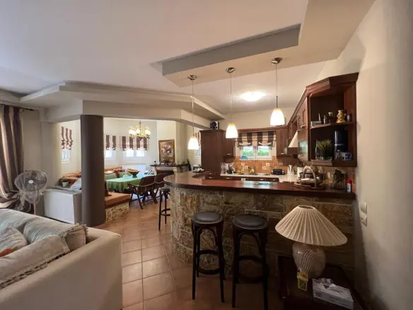 3-bedroom Detached House In Xilokastro, Greece (285 M²)