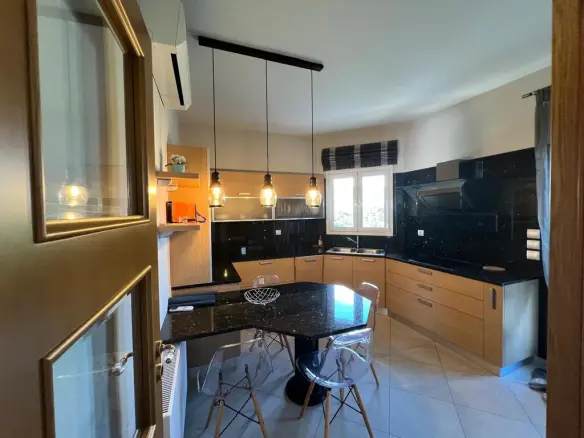 3-bedroom Detached House In Xilokastro, Greece (285 M²)