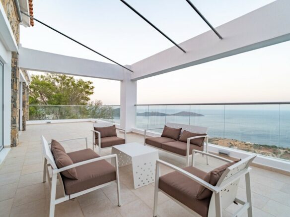4-bedroom Villa In Agios Nikolaos, Greece (280 M²)