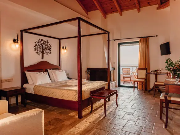 Hotel In Avlona, Greece (2.500 M²)