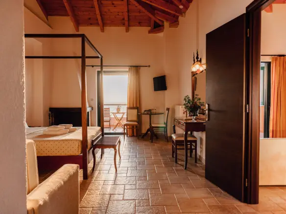 Hotel In Avlona, Greece (2.500 M²)